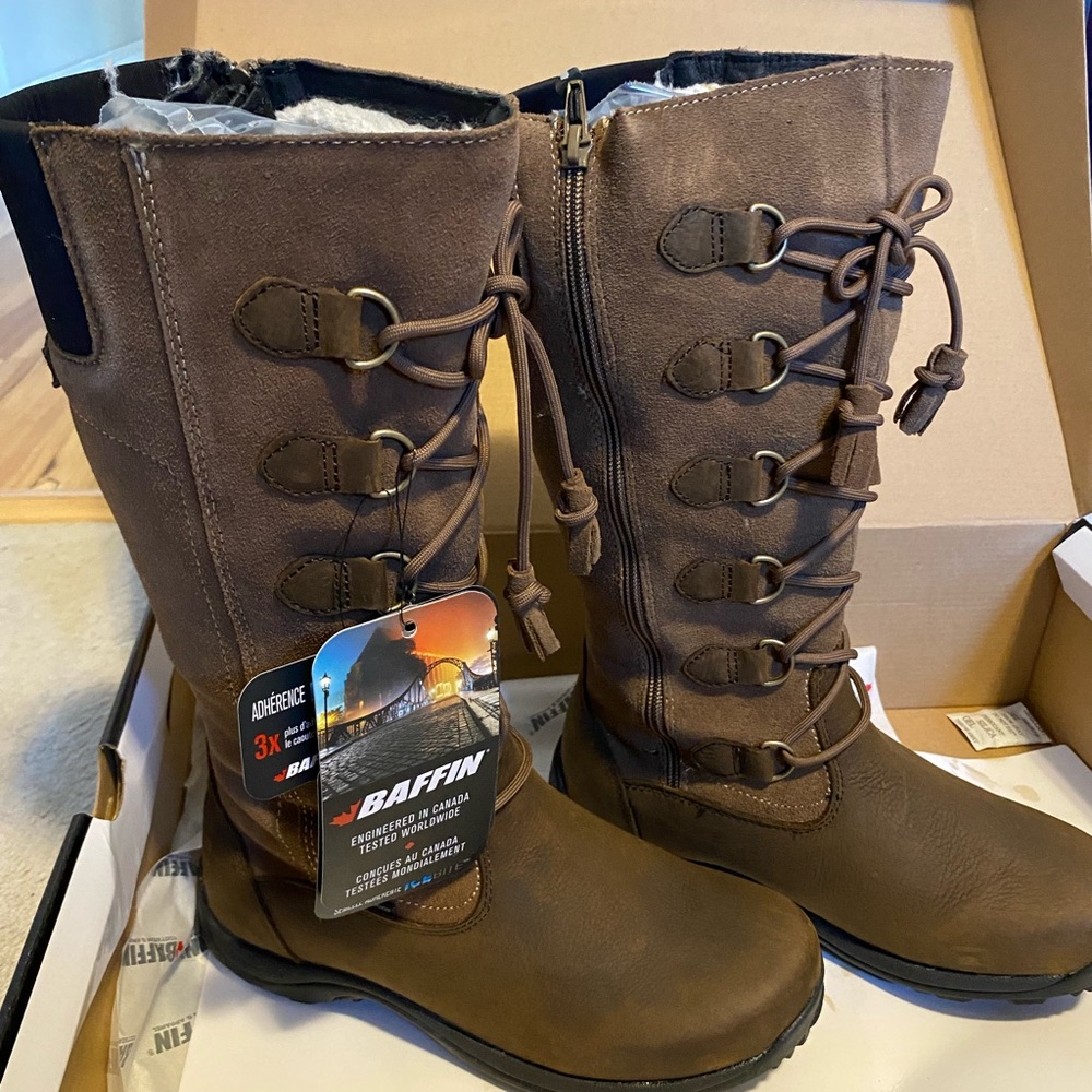 BAFFIN - BRAND NEW - WOMEN'S SANTA FE BROWN LEATHER BOOTS  - SIZE 8